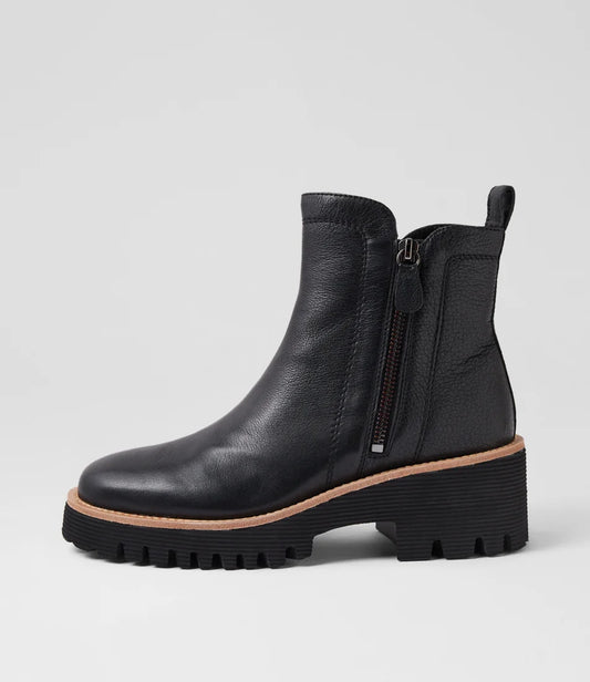 Django and Juliette Waizey